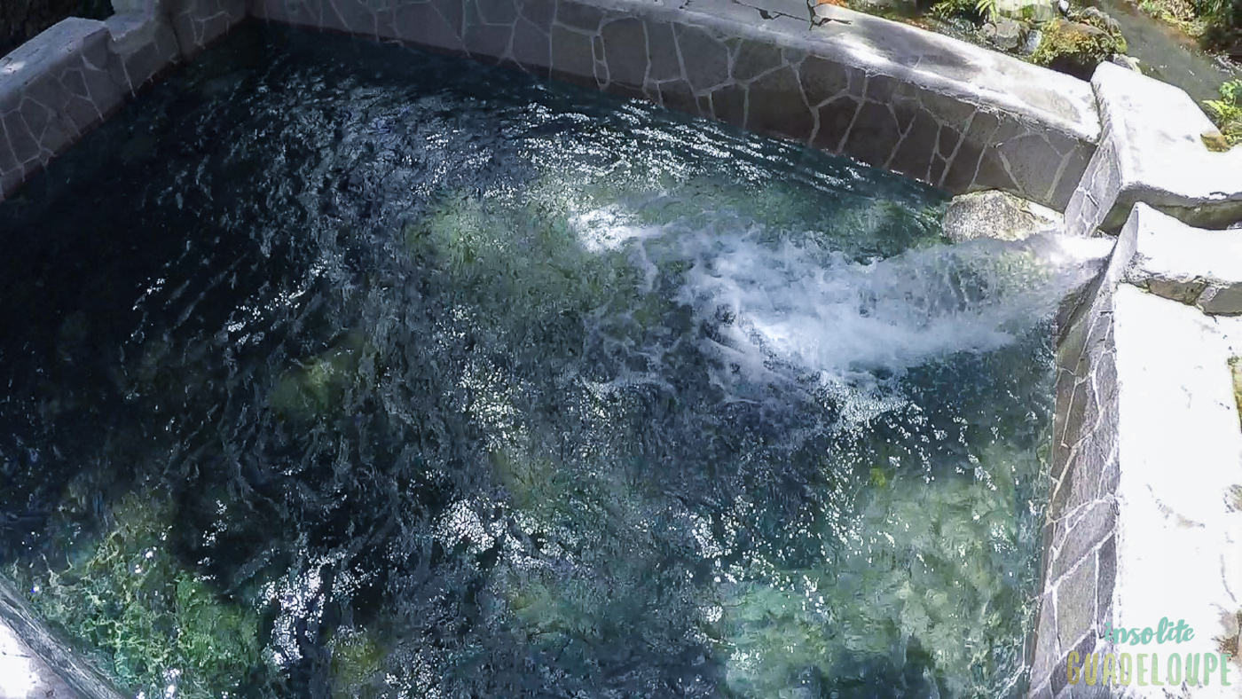 eau-chaude-Bassin-public-naturelle-Dolé-Gourbeyre-insolite-Guadeloupe