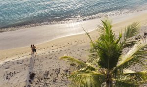insolite guadeloupe franck maev vue aerienne plage blog a propos