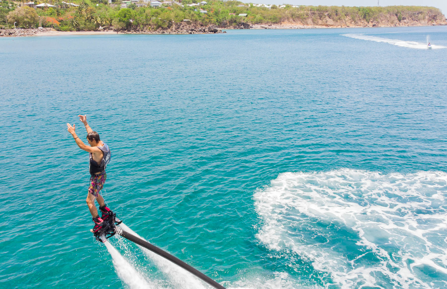 flyboard-jetski-guadeloupe-activite-mer-sport-extreme-insolite-guide-voyage-blog-kik